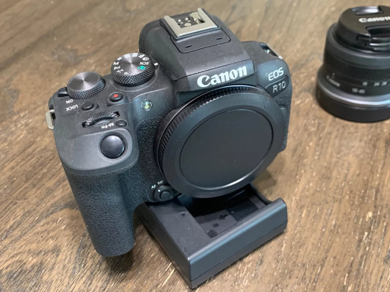 Camera Canon R10 Kit 18-45MM